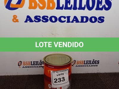 LOTE 233 - 01 LATA DE TINTA ESMALTE SINTÉTICO PARA MADEIRA E METAL 3,6L NA COR BRILHANTE VERMELHO MARCA SUVINIL (NOVO).  (NO ESTADO) ATENÇÃO! FAZER A VISITAÇÃO ANTES DE ARREMATAR, NÃO SABEMOS SE FUNCIONA. LEILÃO NÃO TEM GARANTIA E NEM DEVOLUÇÃO, SUJEITO A POSSÍVEIS AVARIAS VISÍVEIS/OCULTAS E/OU AUSÊNCIA DE COMPONENTES.