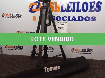 LOTE 263 - 01 TRIPÉ P/CÂMERA FOTOGRÁFICA MARCA TOMATE MODELO MTG-3016. (NO ESTADO) ATENÇÃO! FAZER A VISITAÇÃO ANTES DE ARREMATAR, NÃO SABEMOS SE FUNCIONA. LEILÃO NÃO TEM GARANTIA E NEM DEVOLUÇÃO, SUJEITO A POSSÍVEIS AVARIAS VISÍVEIS/OCULTAS E/OU AUSÊNCIA DE COMPONENTES.