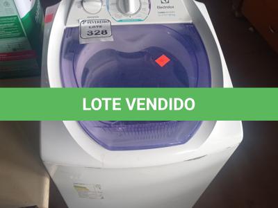 LOTE 328 - 01 MÁQUINA DE LAVAR ROUPAS ELECTROLUX 8 KG. (NO ESTADO) ATENÇÃO! FAZER A VISITAÇÃO ANTES DE ARREMATAR, NÃO SABEMOS SE FUNCIONA. LEILÃO NÃO TEM GARANTIA E NEM DEVOLUÇÃO, SUJEITO A POSSÍVEIS AVARIAS VISÍVEIS/OCULTAS E/OU AUSÊNCIA DE COMPONENTES.