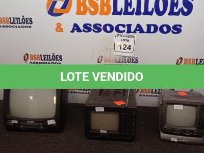 LOTE 124 - 03 TV’S PORTÁTEIS MARCAS E MODELOS DIVERSOS. (NO ESTADO) ATENÇÃO! FAZER A VISITAÇÃO ANTES DE ARREMATAR, NÃO SABEMOS SE FUNCIONA. LEILÃO NÃO TEM GARANTIA E NEM DEVOLUÇÃO, SUJEITO A POSSÍVEIS AVARIAS VISÍVEIS/OCULTAS E/OU AUSÊNCIA DE COMPONENTES.