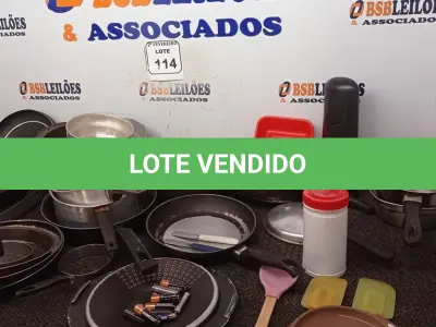 LOTE 114 - 01 LOTE COM UTENSÍLIOS DIVERSOS PARA COZINHA. (NO ESTADO) ATENÇÃO! FAZER A VISITAÇÃO ANTES DE ARREMATAR, NÃO SABEMOS SE FUNCIONA. LEILÃO NÃO TEM GARANTIA E NEM DEVOLUÇÃO, SUJEITO A POSSÍVEIS AVARIAS VISÍVEIS/OCULTAS E/OU AUSÊNCIA DE COMPONENTES.