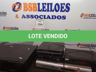 LOTE 154 - 01 VÍDEO CASSETTE RECORDER MARCA PANASONIC AG-1980 E 03 DVD’S. (NO ESTADO) ATENÇÃO! FAZER A VISITAÇÃO ANTES DE ARREMATAR, NÃO SABEMOS SE FUNCIONA. LEILÃO NÃO TEM GARANTIA E NEM DEVOLUÇÃO, SUJEITO A POSSÍVEIS AVARIAS VISÍVEIS/OCULTAS E/OU AUSÊNCIA DE COMPONENTES.