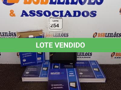 LOTE 254 - 05 REFLETORES DE LED AMBIENTE EXTERNO 100W CADA(NOVO). (NO ESTADO) ATENÇÃO! FAZER A VISITAÇÃO ANTES DE ARREMATAR, NÃO SABEMOS SE FUNCIONA. LEILÃO NÃO TEM GARANTIA E NEM DEVOLUÇÃO, SUJEITO A POSSÍVEIS AVARIAS VISÍVEIS/OCULTAS E/OU AUSÊNCIA DE COMPONENTES.