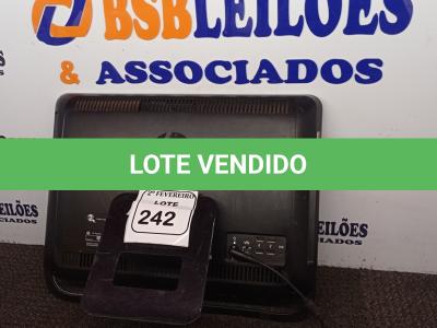LOTE 242 -  01 ALL IN ONE MARCA HP E 01 APARELHO DE SOM GRADIENTE.  (NO ESTADO) ATENÇÃO! FAZER A VISITAÇÃO ANTES DE ARREMATAR, NÃO SABEMOS SE FUNCIONA. LEILÃO NÃO TEM GARANTIA E NEM DEVOLUÇÃO, SUJEITO A POSSÍVEIS AVARIAS VISÍVEIS/OCULTAS E/OU AUSÊNCIA DE COMPONENTES.