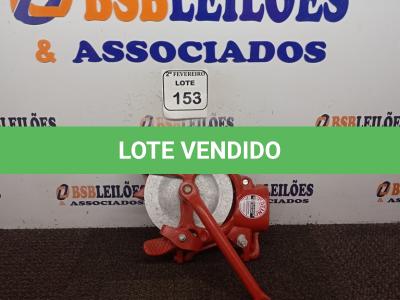LOTE 153 - 01 DEBULHADOR DE MILHO MARCA BOTINI. (NO ESTADO) ATENÇÃO! FAZER A VISITAÇÃO ANTES DE ARREMATAR, NÃO SABEMOS SE FUNCIONA. LEILÃO NÃO TEM GARANTIA E NEM DEVOLUÇÃO, SUJEITO A POSSÍVEIS AVARIAS VISÍVEIS/OCULTAS E/OU AUSÊNCIA DE COMPONENTES.