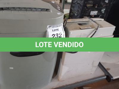 LOTE 232 - 02 FRAGMENTADORAS DE PAPEL MARCAS ROYAL E IDEAL (NO ESTADO) ATENÇÃO! FAZER A VISITAÇÃO ANTES DE ARREMATAR, NÃO SABEMOS SE FUNCIONA. LEILÃO NÃO TEM GARANTIA E NEM DEVOLUÇÃO, SUJEITO A POSSÍVEIS AVARIAS VISÍVEIS/OCULTAS E/OU AUSÊNCIA DE COMPONENTES.