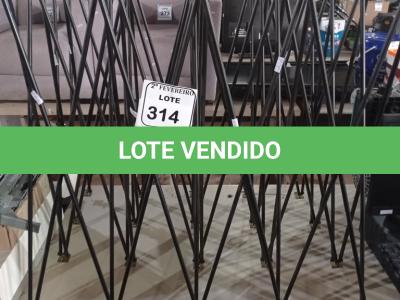 LOTE 314 -  01 SUPORTE PARA ESTÚDIO DE FOTOGRAFIA. (NO ESTADO) ATENÇÃO! FAZER A VISITAÇÃO ANTES DE ARREMATAR, NÃO SABEMOS SE FUNCIONA. LEILÃO NÃO TEM GARANTIA E NEM DEVOLUÇÃO, SUJEITO A POSSÍVEIS AVARIAS VISÍVEIS/OCULTAS E/OU AUSÊNCIA DE COMPONENTES.