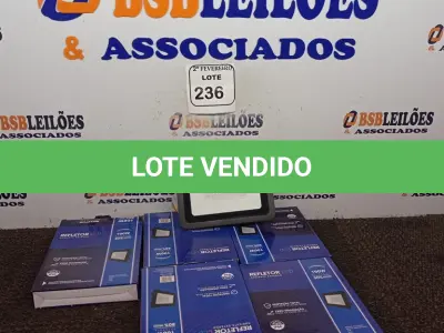 LOTE 236 - 05 REFLETORES DE LED AMBIENTE EXTERNO 100W CADA(NOVO). (NO ESTADO) ATENÇÃO! FAZER A VISITAÇÃO ANTES DE ARREMATAR, NÃO SABEMOS SE FUNCIONA. LEILÃO NÃO TEM GARANTIA E NEM DEVOLUÇÃO, SUJEITO A POSSÍVEIS AVARIAS VISÍVEIS/OCULTAS E/OU AUSÊNCIA DE COMPONENTES.