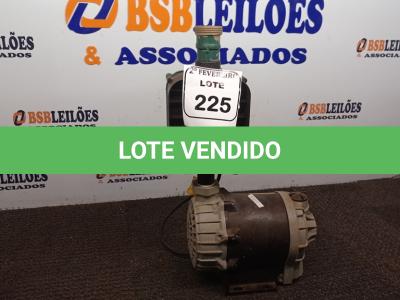 LOTE 225 -  01 BOMBA PRESSURIZADORA MARCA SYLLENTE. (NO ESTADO) ATENÇÃO! FAZER A VISITAÇÃO ANTES DE ARREMATAR, NÃO SABEMOS SE FUNCIONA. LEILÃO NÃO TEM GARANTIA E NEM DEVOLUÇÃO, SUJEITO A POSSÍVEIS AVARIAS VISÍVEIS/OCULTAS E/OU AUSÊNCIA DE COMPONENTES.