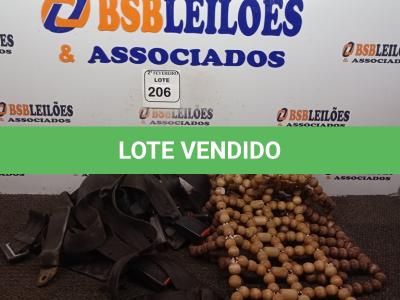 LOTE 206 -  01 ACENTO DE BOLINHA EM MADEIRA PARA CARRO E VÁRIOS CINTOS DE SEGURANÇA PARA CARRO. (NO ESTADO) ATENÇÃO! FAZER A VISITAÇÃO ANTES DE ARREMATAR, NÃO SABEMOS SE FUNCIONA. LEILÃO NÃO TEM GARANTIA E NEM DEVOLUÇÃO, SUJEITO A POSSÍVEIS AVARIAS VISÍVEIS/OCULTAS E/OU AUSÊNCIA DE COMPONENTES.