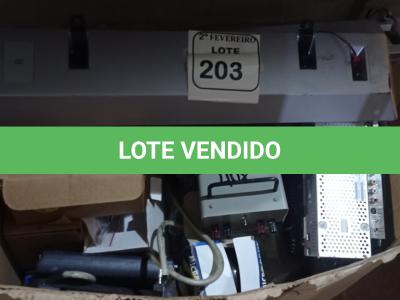 LOTE 203 -  01 LOTE COM ELETRÔNICOS DIVERSOS. (NO ESTADO) ATENÇÃO! FAZER A VISITAÇÃO ANTES DE ARREMATAR, NÃO SABEMOS SE FUNCIONA. LEILÃO NÃO TEM GARANTIA E NEM DEVOLUÇÃO, SUJEITO A POSSÍVEIS AVARIAS VISÍVEIS/OCULTAS E/OU AUSÊNCIA DE COMPONENTES.