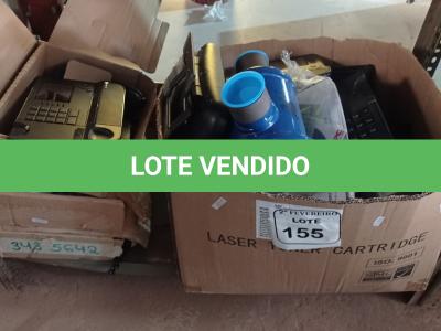 LOTE 155 - 01 LOTE COM DIVERSOS APARELHOS TELEFÔNICOS, DIVERSOS ITENS E TANQUE SEPARADOS DE ÓLEO. (NO ESTADO) ATENÇÃO! FAZER A VISITAÇÃO ANTES DE ARREMATAR, NÃO SABEMOS SE FUNCIONA. LEILÃO NÃO TEM GARANTIA E NEM DEVOLUÇÃO, SUJEITO A POSSÍVEIS AVARIAS VISÍVEIS/OCULTAS E/OU AUSÊNCIA DE COMPONENTES.