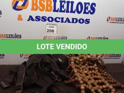 LOTE 206 -  01 ACENTO DE BOLINHA EM MADEIRA PARA CARRO E VÁRIOS CINTOS DE SEGURANÇA PARA CARRO. (NO ESTADO) ATENÇÃO! FAZER A VISITAÇÃO ANTES DE ARREMATAR, NÃO SABEMOS SE FUNCIONA. LEILÃO NÃO TEM GARANTIA E NEM DEVOLUÇÃO, SUJEITO A POSSÍVEIS AVARIAS VISÍVEIS/OCULTAS E/OU AUSÊNCIA DE COMPONENTES.