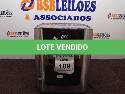 LOTE 109 - 01 FRITADEIRA A AR E FORNO 4 EM 1 MARCA PHILCO 220V COM AVARIAS.  (NO ESTADO) ATENÇÃO! FAZER A VISITAÇÃO ANTES DE ARREMATAR, NÃO SABEMOS SE FUNCIONA. LEILÃO NÃO TEM GARANTIA E NEM DEVOLUÇÃO, SUJEITO A POSSÍVEIS AVARIAS VISÍVEIS/OCULTAS E/OU AUSÊNCIA DE COMPONENTES.