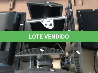 LOTE 358 - 07 MONITORES LCD MARCAS E MODELOS DIVERSOS. (NO ESTADO) ATENÇÃO! FAZER A VISITAÇÃO ANTES DE ARREMATAR, NÃO SABEMOS SE FUNCIONA. LEILÃO NÃO TEM GARANTIA E NEM DEVOLUÇÃO, SUJEITO A POSSÍVEIS AVARIAS VISÍVEIS/OCULTAS E/OU AUSÊNCIA DE COMPONENTES.