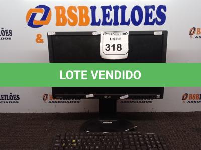 LOTE 318 - 01 MONITOR LG COM TECLADO.  (NO ESTADO) ATENÇÃO! FAZER A VISITAÇÃO ANTES DE ARREMATAR, NÃO SABEMOS SE FUNCIONA. LEILÃO NÃO TEM GARANTIA E NEM DEVOLUÇÃO, SUJEITO A POSSÍVEIS AVARIAS VISÍVEIS/OCULTAS E/OU AUSÊNCIA DE COMPONENTES.