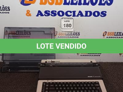 LOTE 180 - 01 MÁQUINA DE ESCREVER ELÉTRICA OLIVETTE ET PERSONAL 50. (NO ESTADO) ATENÇÃO! FAZER A VISITAÇÃO ANTES DE ARREMATAR, NÃO SABEMOS SE FUNCIONA. LEILÃO NÃO TEM GARANTIA E NEM DEVOLUÇÃO, SUJEITO A POSSÍVEIS AVARIAS VISÍVEIS/OCULTAS E/OU AUSÊNCIA DE COMPONENTES.