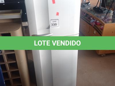 LOTE 330 -  01 GELADEIRA BRASTEMP 220 VOLTS. (NO ESTADO) ATENÇÃO! FAZER A VISITAÇÃO ANTES DE ARREMATAR, NÃO SABEMOS SE FUNCIONA. LEILÃO NÃO TEM GARANTIA E NEM DEVOLUÇÃO, SUJEITO A POSSÍVEIS AVARIAS VISÍVEIS/OCULTAS E/OU AUSÊNCIA DE COMPONENTES.