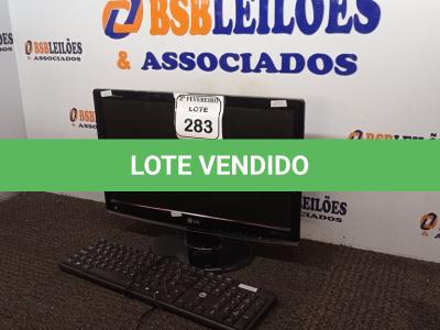LOTE 283 -  01 MONITOR LG COM TECLADO. (NO ESTADO) ATENÇÃO! FAZER A VISITAÇÃO ANTES DE ARREMATAR, NÃO SABEMOS SE FUNCIONA. LEILÃO NÃO TEM GARANTIA E NEM DEVOLUÇÃO, SUJEITO A POSSÍVEIS AVARIAS VISÍVEIS/OCULTAS E/OU AUSÊNCIA DE COMPONENTES.