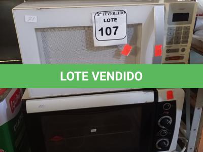 LOTE 107 - 01 MICRO-ONDAS COM PRATO MARCA BRASTEMP E 01 FORNO ELÉTRICO. (NO ESTADO) ATENÇÃO! FAZER A VISITAÇÃO ANTES DE ARREMATAR, NÃO SABEMOS SE FUNCIONA. LEILÃO NÃO TEM GARANTIA E NEM DEVOLUÇÃO, SUJEITO A POSSÍVEIS AVARIAS VISÍVEIS/OCULTAS E/OU AUSÊNCIA DE COMPONENTES.