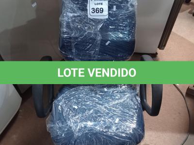 LOTE 369 -  01 CADEIRA GIRATÓRIA PARA ESCRITÓRIO. (NO ESTADO) ATENÇÃO! FAZER A VISITAÇÃO ANTES DE ARREMATAR, NÃO SABEMOS SE FUNCIONA. LEILÃO NÃO TEM GARANTIA E NEM DEVOLUÇÃO, SUJEITO A POSSÍVEIS AVARIAS VISÍVEIS/OCULTAS E/OU AUSÊNCIA DE COMPONENTES.
