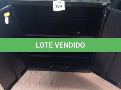 LOTE 390 - 01 ARMÁRIO EM AÇO 3 GAVETAS. (NO ESTADO) ATENÇÃO! FAZER A VISITAÇÃO ANTES DE ARREMATAR, NÃO SABEMOS SE FUNCIONA. LEILÃO NÃO TEM GARANTIA E NEM DEVOLUÇÃO, SUJEITO A POSSÍVEIS AVARIAS VISÍVEIS/OCULTAS E/OU AUSÊNCIA DE COMPONENTES.
