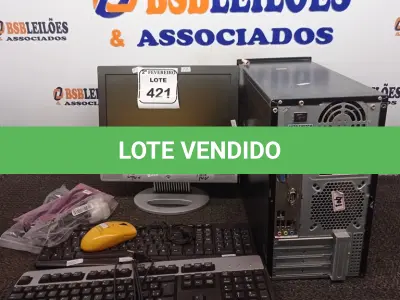 LOTE 421 - 01 CPU COM MONITOR AOC, TECLADO E MOUSE (NO ESTADO) ATENÇÃO! FAZER A VISITAÇÃO ANTES DE ARREMATAR, NÃO SABEMOS SE FUNCIONA. LEILÃO NÃO TEM GARANTIA E NEM DEVOLUÇÃO, SUJEITO A POSSÍVEIS AVARIAS VISÍVEIS/OCULTAS E/OU AUSÊNCIA DE COMPONENTES.