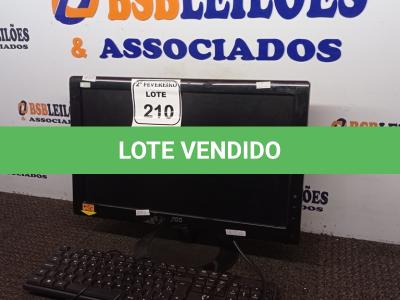 LOTE 210 -  01 MONITOR AOC COM TECLADO. (NO ESTADO) ATENÇÃO! FAZER A VISITAÇÃO ANTES DE ARREMATAR, NÃO SABEMOS SE FUNCIONA. LEILÃO NÃO TEM GARANTIA E NEM DEVOLUÇÃO, SUJEITO A POSSÍVEIS AVARIAS VISÍVEIS/OCULTAS E/OU AUSÊNCIA DE COMPONENTES.