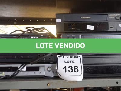 LOTE 136 - 03 VHS MARCAS E MODELOS DIVERSOS, 03 DVD’S E 01 PLACA DE CONTROLE ÁUDIO VISION. (NO ESTADO) ATENÇÃO! FAZER A VISITAÇÃO ANTES DE ARREMATAR, NÃO SABEMOS SE FUNCIONA. LEILÃO NÃO TEM GARANTIA E NEM DEVOLUÇÃO, SUJEITO A POSSÍVEIS AVARIAS VISÍVEIS/OCULTAS E/OU AUSÊNCIA DE COMPONENTES.