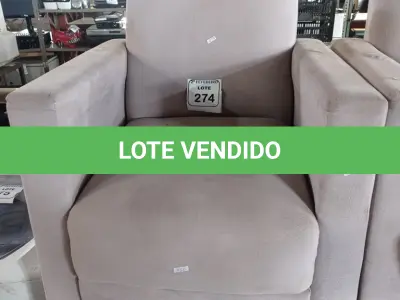 LOTE 274 -  01 POLTRONA ESTOFADA NA COR CINZA. (NO ESTADO) ATENÇÃO! FAZER A VISITAÇÃO ANTES DE ARREMATAR, NÃO SABEMOS SE FUNCIONA. LEILÃO NÃO TEM GARANTIA E NEM DEVOLUÇÃO, SUJEITO A POSSÍVEIS AVARIAS VISÍVEIS/OCULTAS E/OU AUSÊNCIA DE COMPONENTES.