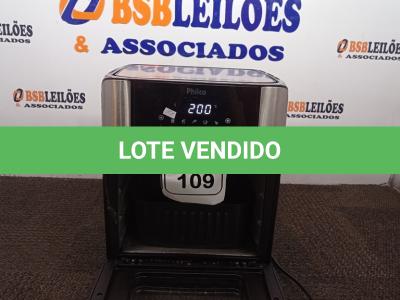 LOTE 109 - 01 FRITADEIRA A AR E FORNO 4 EM 1 MARCA PHILCO 220V COM AVARIAS.  (NO ESTADO) ATENÇÃO! FAZER A VISITAÇÃO ANTES DE ARREMATAR, NÃO SABEMOS SE FUNCIONA. LEILÃO NÃO TEM GARANTIA E NEM DEVOLUÇÃO, SUJEITO A POSSÍVEIS AVARIAS VISÍVEIS/OCULTAS E/OU AUSÊNCIA DE COMPONENTES.