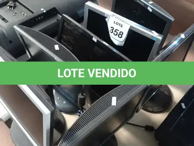 LOTE 358 - 07 MONITORES LCD MARCAS E MODELOS DIVERSOS. (NO ESTADO) ATENÇÃO! FAZER A VISITAÇÃO ANTES DE ARREMATAR, NÃO SABEMOS SE FUNCIONA. LEILÃO NÃO TEM GARANTIA E NEM DEVOLUÇÃO, SUJEITO A POSSÍVEIS AVARIAS VISÍVEIS/OCULTAS E/OU AUSÊNCIA DE COMPONENTES.