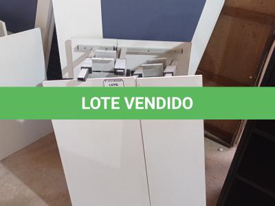 LOTE 460 - 02 MESAS COM REGULAGEM DE ALTURA MANUAL E 3 LATERAIS EM MADEIRA PRA BAIA. (NO ESTADO) ATENÇÃO! FAZER A VISITAÇÃO ANTES DE ARREMATAR, NÃO SABEMOS SE FUNCIONA. LEILÃO NÃO TEM GARANTIA E NEM DEVOLUÇÃO, SUJEITO A POSSÍVEIS AVARIAS VISÍVEIS/OCULTAS E/OU AUSÊNCIA DE COMPONENTES.
