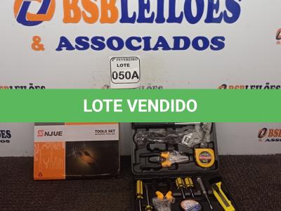 LOTE 050 - 01 MALETA DE FERRAMENTA SNJVE. (NOVA) (NO ESTADO) ATENÇÃO! FAZER A VISITAÇÃO ANTES DE ARREMATAR, NÃO SABEMOS SE FUNCIONA. LEILÃO NÃO TEM GARANTIA E NEM DEVOLUÇÃO, SUJEITO A POSSÍVEIS AVARIAS VISÍVEIS/OCULTAS E/OU AUSÊNCIA DE COMPONENTES.