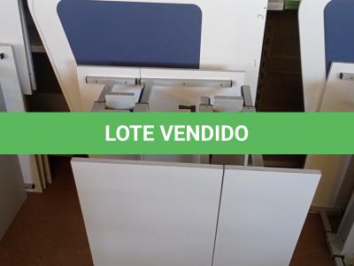 LOTE 440 - 02 MESAS COM REGULAGEM DE ALTURA MANUAL E 3 LATERAIS EM MADEIRA PRA BAIA. (NO ESTADO) ATENÇÃO! FAZER A VISITAÇÃO ANTES DE ARREMATAR, NÃO SABEMOS SE FUNCIONA. LEILÃO NÃO TEM GARANTIA E NEM DEVOLUÇÃO, SUJEITO A POSSÍVEIS AVARIAS VISÍVEIS/OCULTAS E/OU AUSÊNCIA DE COMPONENTES.
