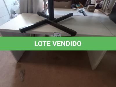 LOTE 478 - 01 MESA EM MADEIRA PARA ESCRITÓRIO. (NO ESTADO) ATENÇÃO! FAZER A VISITAÇÃO ANTES DE ARREMATAR, NÃO SABEMOS SE FUNCIONA. LEILÃO NÃO TEM GARANTIA E NEM DEVOLUÇÃO, SUJEITO A POSSÍVEIS AVARIAS VISÍVEIS/OCULTAS E/OU AUSÊNCIA DE COMPONENTES.