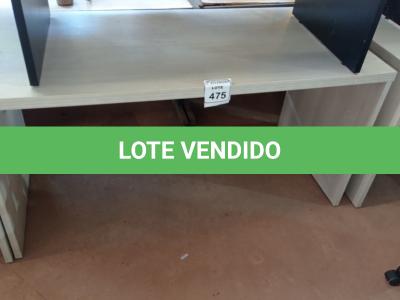 LOTE 475 - 01 MESA EM MADEIRA PARA ESCRITÓRIO. (NO ESTADO) ATENÇÃO! FAZER A VISITAÇÃO ANTES DE ARREMATAR, NÃO SABEMOS SE FUNCIONA. LEILÃO NÃO TEM GARANTIA E NEM DEVOLUÇÃO, SUJEITO A POSSÍVEIS AVARIAS VISÍVEIS/OCULTAS E/OU AUSÊNCIA DE COMPONENTES.