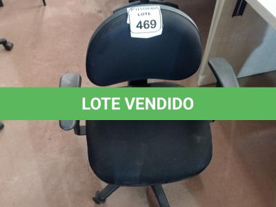 LOTE 469 - 01 CADEIRA GIRATÓRIA PARA ESCRITÓRIO. (NO ESTADO) ATENÇÃO! FAZER A VISITAÇÃO ANTES DE ARREMATAR, NÃO SABEMOS SE FUNCIONA. LEILÃO NÃO TEM GARANTIA E NEM DEVOLUÇÃO, SUJEITO A POSSÍVEIS AVARIAS VISÍVEIS/OCULTAS E/OU AUSÊNCIA DE COMPONENTES.