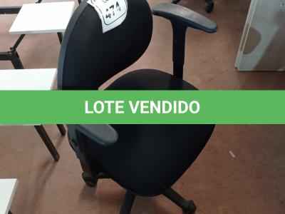 LOTE 474 - 01 CADEIRA GIRATÓRIA PARA ESCRITÓRIO. (NO ESTADO) ATENÇÃO! FAZER A VISITAÇÃO ANTES DE ARREMATAR, NÃO SABEMOS SE FUNCIONA. LEILÃO NÃO TEM GARANTIA E NEM DEVOLUÇÃO, SUJEITO A POSSÍVEIS AVARIAS VISÍVEIS/OCULTAS E/OU AUSÊNCIA DE COMPONENTES.