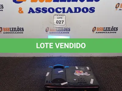LOTE 027 - 01 PROJETOR MULTIMÍDIA MARCA BENQ. (NO ESTADO) ATENÇÃO! FAZER A VISITAÇÃO ANTES DE ARREMATAR, NÃO SABEMOS SE FUNCIONA. LEILÃO NÃO TEM GARANTIA E NEM DEVOLUÇÃO, SUJEITO A POSSÍVEIS AVARIAS VISÍVEIS/OCULTAS E/OU AUSÊNCIA DE COMPONENTES.