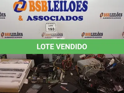 LOTE 193 - 01 LOTE COM FONTES PARA COMPUTADORES, LOUSA DIGITAL, PLACA MÃE E 01 CAIXA DE SOM PORTÁTIL. (NO ESTADO) ATENÇÃO! FAZER A VISITAÇÃO ANTES DE ARREMATAR, NÃO SABEMOS SE FUNCIONA. LEILÃO NÃO TEM GARANTIA E NEM DEVOLUÇÃO, SUJEITO A POSSÍVEIS AVARIAS VISÍVEIS/OCULTAS E/OU AUSÊNCIA DE COMPONENTES.