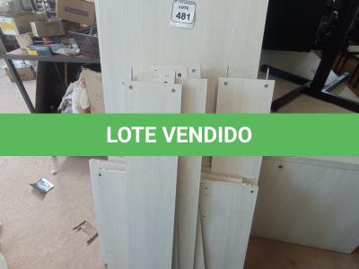 LOTE 481 - 03 MESAS EM MADEIRA PARA ESCRITÓRIO. (DESMONTADAS). (NO ESTADO) ATENÇÃO! FAZER A VISITAÇÃO ANTES DE ARREMATAR, NÃO SABEMOS SE FUNCIONA. LEILÃO NÃO TEM GARANTIA E NEM DEVOLUÇÃO, SUJEITO A POSSÍVEIS AVARIAS VISÍVEIS/OCULTAS E/OU AUSÊNCIA DE COMPONENTES.
