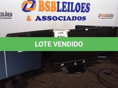 LOTE 190 - 05 MONITORES MARCA E MODELOS DIVERSOS. (NO ESTADO) ATENÇÃO! FAZER A VISITAÇÃO ANTES DE ARREMATAR, NÃO SABEMOS SE FUNCIONA. LEILÃO NÃO TEM GARANTIA E NEM DEVOLUÇÃO, SUJEITO A POSSÍVEIS AVARIAS VISÍVEIS/OCULTAS E/OU AUSÊNCIA DE COMPONENTES.