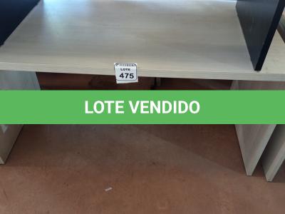 LOTE 475 - 01 MESA EM MADEIRA PARA ESCRITÓRIO. (NO ESTADO) ATENÇÃO! FAZER A VISITAÇÃO ANTES DE ARREMATAR, NÃO SABEMOS SE FUNCIONA. LEILÃO NÃO TEM GARANTIA E NEM DEVOLUÇÃO, SUJEITO A POSSÍVEIS AVARIAS VISÍVEIS/OCULTAS E/OU AUSÊNCIA DE COMPONENTES.