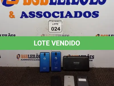 LOTE 024 - 05 CELULARES MARCAS E MODELOS DIVERSOS E 01 TABLET PARA RETIRADA DE PEÇAS. (NO ESTADO) ATENÇÃO! FAZER A VISITAÇÃO ANTES DE ARREMATAR, NÃO SABEMOS SE FUNCIONA. LEILÃO NÃO TEM GARANTIA E NEM DEVOLUÇÃO, SUJEITO A POSSÍVEIS AVARIAS VISÍVEIS/OCULTAS E/OU AUSÊNCIA DE COMPONENTES.