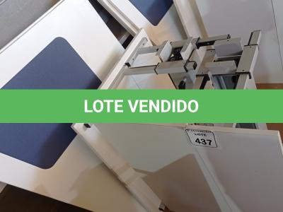 LOTE 437 - 02 MESAS COM REGULAGEM DE ALTURA MANUAL E 3 LATERAIS EM MADEIRA PRA BAIA. (NO ESTADO) ATENÇÃO! FAZER A VISITAÇÃO ANTES DE ARREMATAR, NÃO SABEMOS SE FUNCIONA. LEILÃO NÃO TEM GARANTIA E NEM DEVOLUÇÃO, SUJEITO A POSSÍVEIS AVARIAS VISÍVEIS/OCULTAS E/OU AUSÊNCIA DE COMPONENTES.
