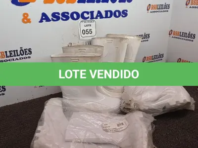 LOTE 055 - 04 BOTAS PARA LIMPEZA, SENDO 01 NÚMERO 37, 2 NÚMERO 42 E 01 NÚMERO 33. (NOVO) (NO ESTADO) ATENÇÃO! FAZER A VISITAÇÃO ANTES DE ARREMATAR, NÃO SABEMOS SE FUNCIONA. LEILÃO NÃO TEM GARANTIA E NEM DEVOLUÇÃO, SUJEITO A POSSÍVEIS AVARIAS VISÍVEIS/OCULTAS E/OU AUSÊNCIA DE COMPONENTES.