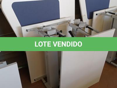 LOTE 443 - 02 MESAS COM REGULAGEM DE ALTURA MANUAL E 3 LATERAIS EM MADEIRA PRA BAIA. (NO ESTADO) ATENÇÃO! FAZER A VISITAÇÃO ANTES DE ARREMATAR, NÃO SABEMOS SE FUNCIONA. LEILÃO NÃO TEM GARANTIA E NEM DEVOLUÇÃO, SUJEITO A POSSÍVEIS AVARIAS VISÍVEIS/OCULTAS E/OU AUSÊNCIA DE COMPONENTES.