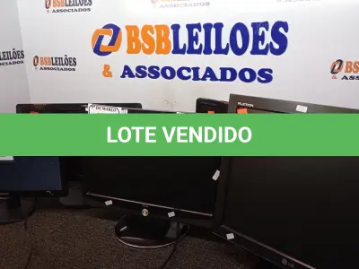 LOTE 190 - 05 MONITORES MARCA E MODELOS DIVERSOS. (NO ESTADO) ATENÇÃO! FAZER A VISITAÇÃO ANTES DE ARREMATAR, NÃO SABEMOS SE FUNCIONA. LEILÃO NÃO TEM GARANTIA E NEM DEVOLUÇÃO, SUJEITO A POSSÍVEIS AVARIAS VISÍVEIS/OCULTAS E/OU AUSÊNCIA DE COMPONENTES.