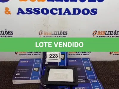 LOTE 223 - 05 REFLETORES DE LED 100W.(NOVO) (NO ESTADO) ATENÇÃO! FAZER A VISITAÇÃO ANTES DE ARREMATAR, NÃO SABEMOS SE FUNCIONA. LEILÃO NÃO TEM GARANTIA E NEM DEVOLUÇÃO, SUJEITO A POSSÍVEIS AVARIAS VISÍVEIS/OCULTAS E/OU AUSÊNCIA DE COMPONENTES.